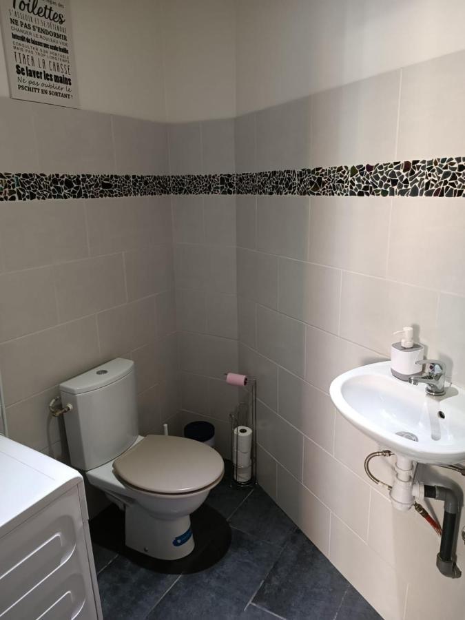 Maison Chaleureuse Avec Netflix Et Ps5 Valenciennes Luaran gambar