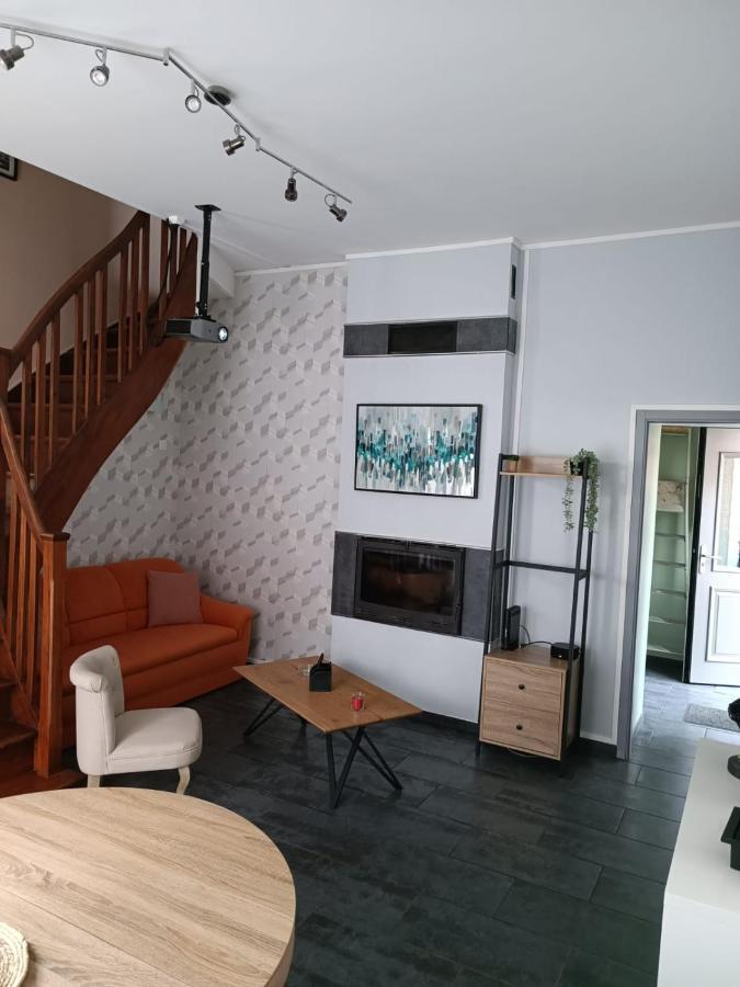 Maison Chaleureuse Avec Netflix Et Ps5 Valenciennes Luaran gambar